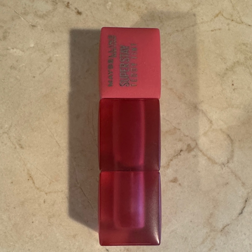 Maybelline SuperStay Matte Lipstick in Bold Pink